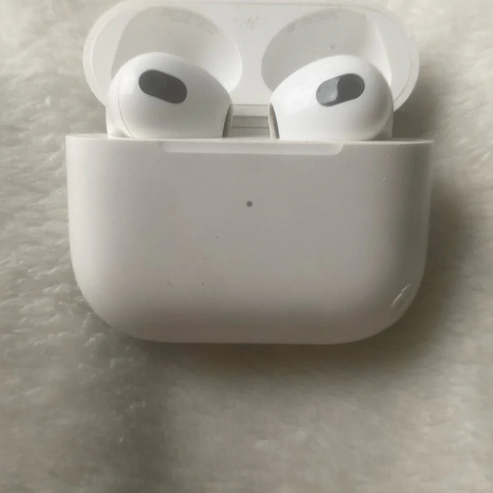 Wireless Earbuds with Charging Case - White